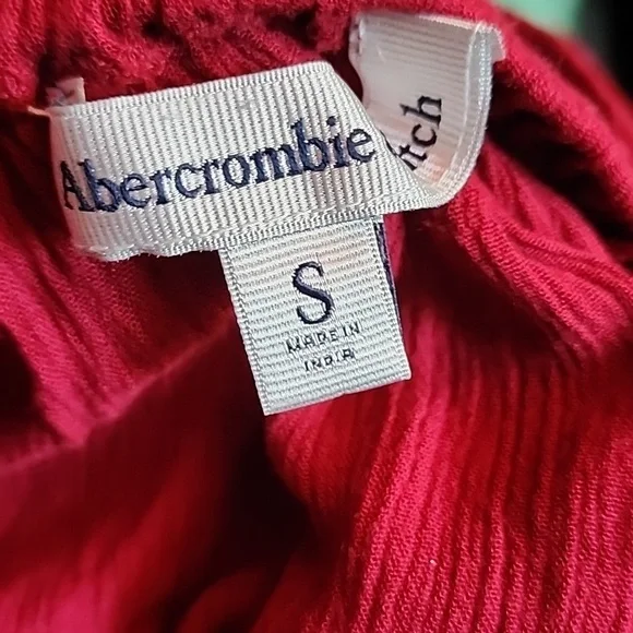 Abercrombie & Fitch Maroon & White Floral Embroide - Picture 4 of 6